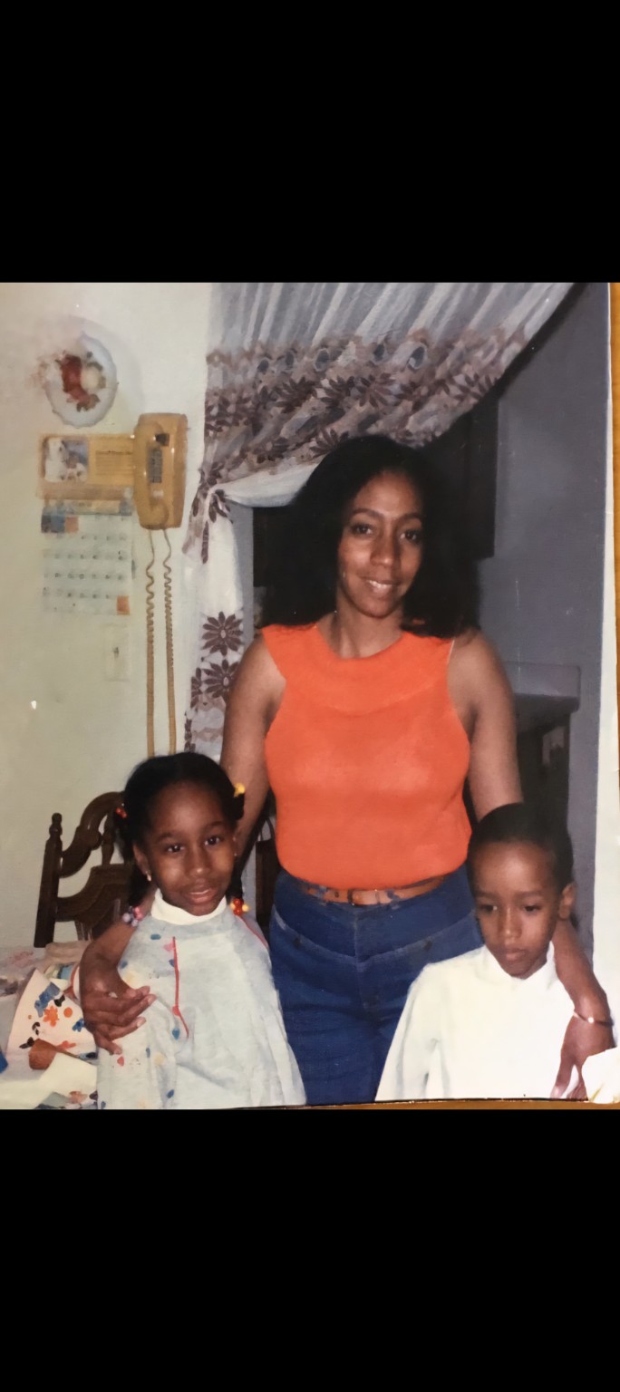 Rosa with her children Janice and Raul